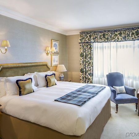 The Stafford London Hotel Kültér fotó A bedroom at the hotel